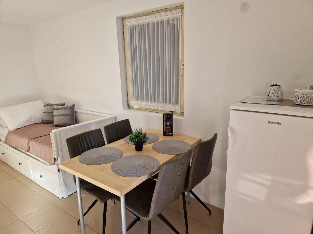 Apartment Misic Rtina Exteriör bild